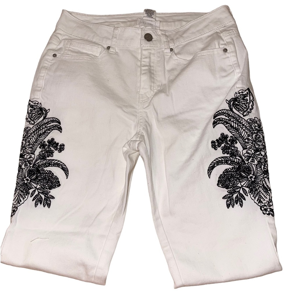 Republic Denim White With Black Embroidered Accent On Leg Size 6/27 Raw Hem - Picture 2 of 5